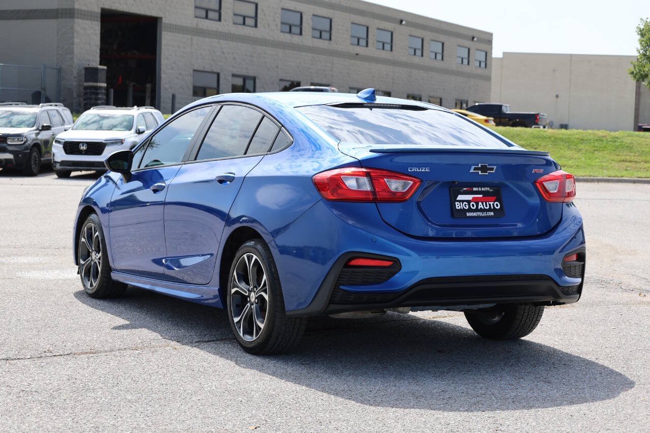 Used 2019 Chevrolet Cruze LT w/ Convenience Package FWD image 11