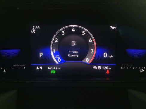 Used 2022 Volkswagen Taos SE FWD image 23