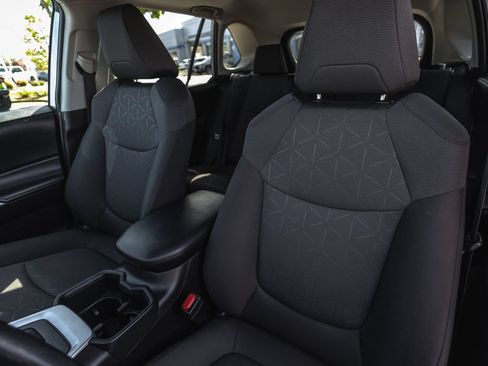 Used 2024 Toyota RAV4 XLE w/ Convenience Package AWD/4WD image 22
