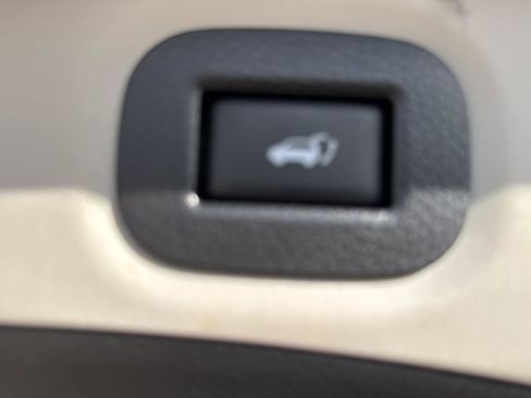 Used 2017 Nissan Rogue SL w/ SL Premium Package image 21