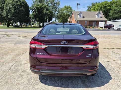 Used 2018 Ford Fusion SE w/ Fusion SE Technology Package FWD image 7