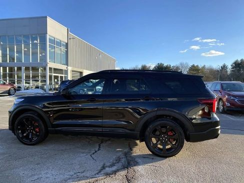 Used 2020 Ford Explorer ST w/ ST Street Pack image 9