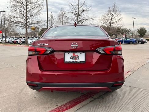 Used 2025 Nissan Versa SV image 7