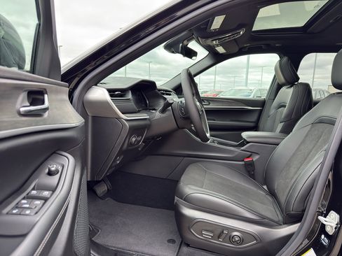 New 2026 Jeep Grand Cherokee L 4WD image 10