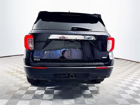 Used 2020 Ford Explorer XLT w/ Comfort Package image 7