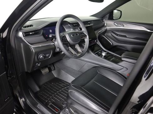 Used 2023 Jeep Grand Cherokee L Overland image 29