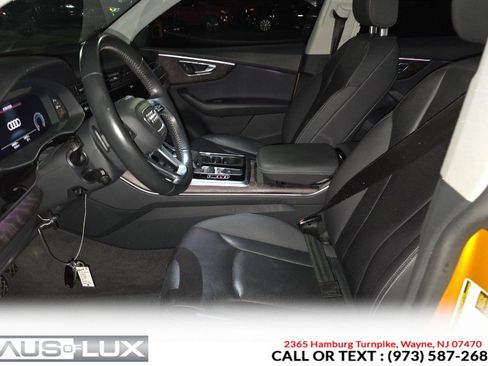 Used 2019 Audi Q8 Premium Plus w/ Premium Plus AWD/4WD image 4