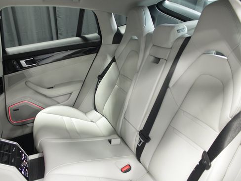 Certified 2022 Porsche Panamera 4S image 20