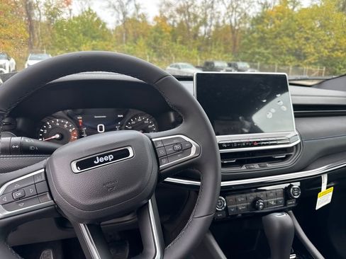 New 2026 Jeep Compass Limited image 13