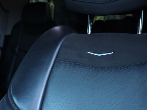 Used 2015 Cadillac Escalade Premium image 33