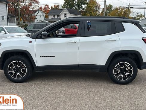 Used 2024 Jeep Compass Trailhawk image 4