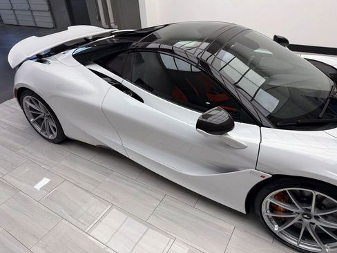 Used 2024 McLaren 750S Spider RWD image 39