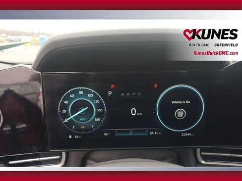 Used 2025 Hyundai Elantra SEL image 17