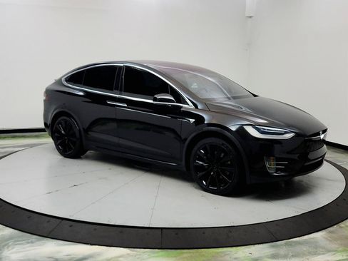 Used 2018 Tesla Model X 75D AWD/4WD image 3