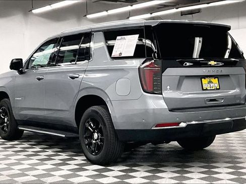 Used 2025 Chevrolet Tahoe LT AWD/4WD image 2