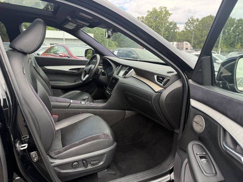 Used 2019 INFINITI QX50 Essential w/ Sensory Package AWD/4WD image 12