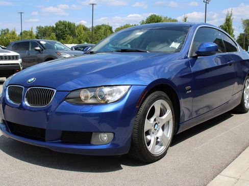 Used 2010 BMW 328i xDrive Coupe image 3
