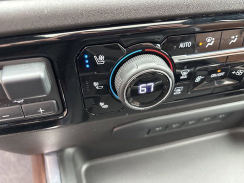 Used 2024 Chevrolet Silverado 2500 High Country w/ High Country Premium Package image 30