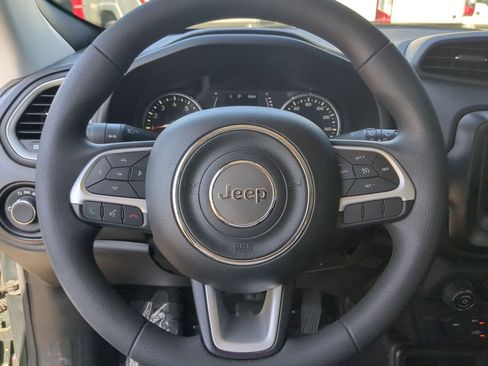 Used 2021 Jeep Renegade Sport image 13