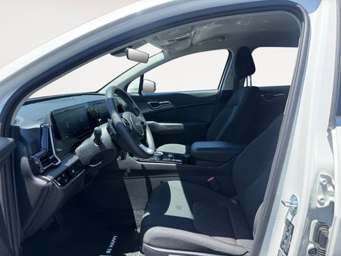 Used 2023 Kia Sportage LX AWD/4WD image 10