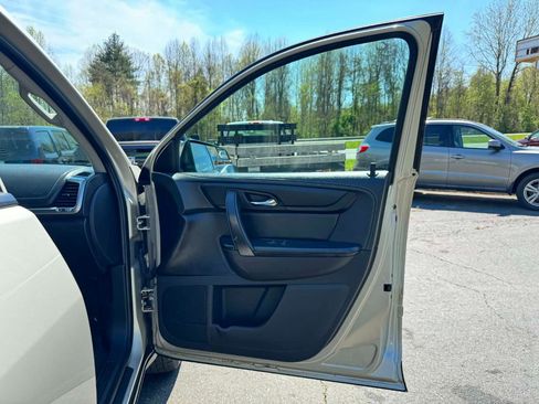 Used 2014 GMC Acadia SLE image 14