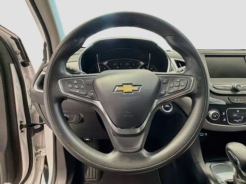 Used 2024 Chevrolet Equinox LT FWD image 9