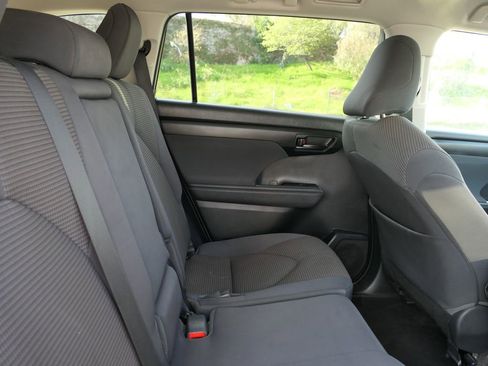 Used 2023 Toyota Highlander XSE image 23