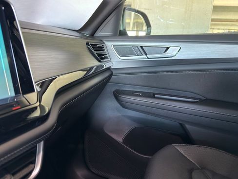 New 2026 Volkswagen Atlas Cross Sport SE FWD image 22