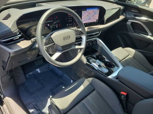 Certified 2025 Audi Q5 Premium Plus w/ Premium Plus AWD/4WD image 2