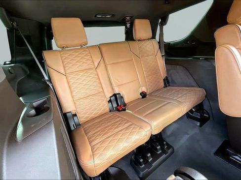 Used 2022 Cadillac Escalade Premium Luxury w/ LPO, Radiant Package image 18