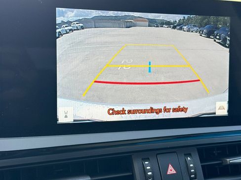 Used 2025 Lexus ES 300h w/ Premium Package image 25