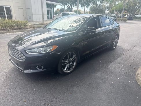 Used 2016 Ford Fusion Titanium FWD image 2