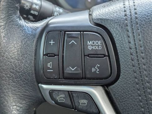 Used 2017 Toyota Sienna XLE Premium FWD image 27