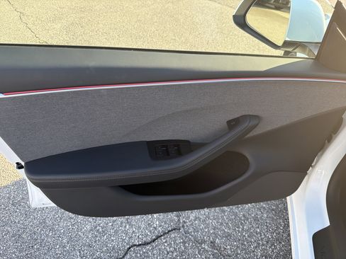 Used 2025 Tesla Model 3 Long Range image 16