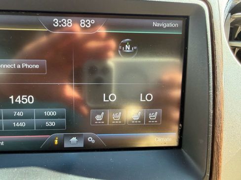 Used 2014 Ford F150 Lariat w/ Equipment Group 502A Luxury AWD/4WD image 16