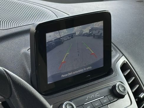 Used 2023 Ford Transit Connect XLT image 12