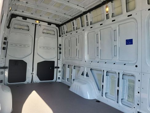 New 2025 Mercedes-Benz Sprinter 2500 image 16