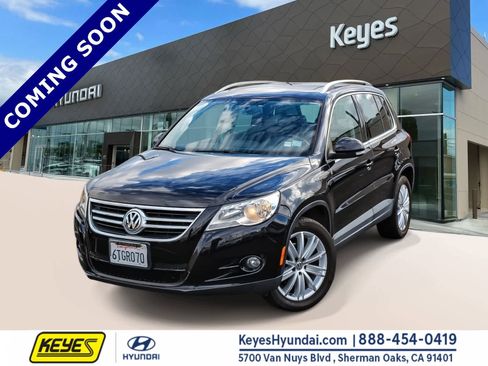 Used 2011 Volkswagen Tiguan SE image 1