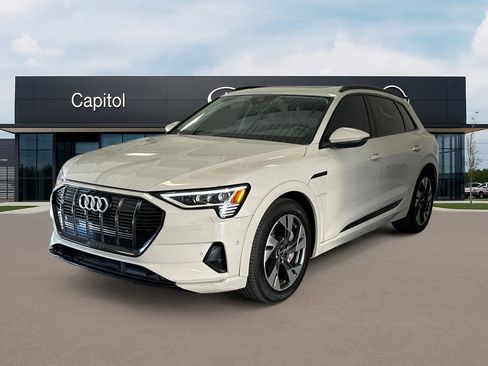 Used 2021 Audi e-tron Premium w/ Convenience Plus Package image 1