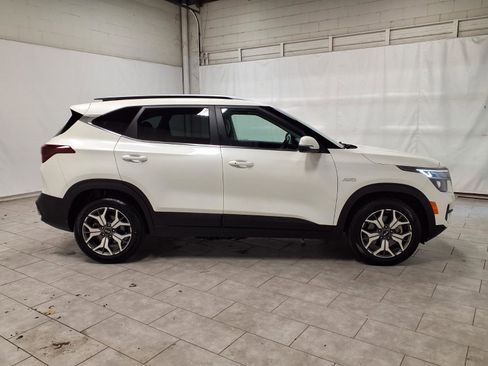Used 2021 Kia Seltos EX image 10