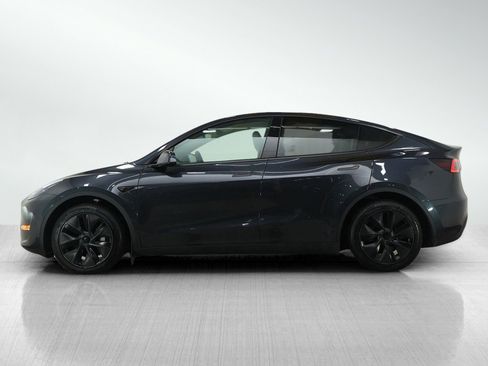 Used 2025 Tesla Model Y Long Range image 2