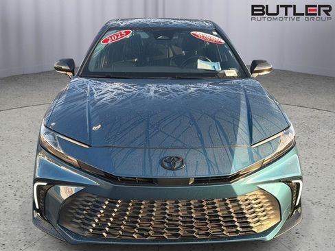 Certified 2025 Toyota Camry SE FWD image 9