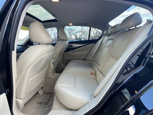 Certified 2019 INFINITI Q50 Luxe w/ Essential Package (3.0T Luxe) image 17