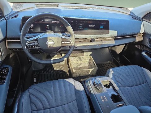 Used 2025 Nissan Ariya Platinum image 11