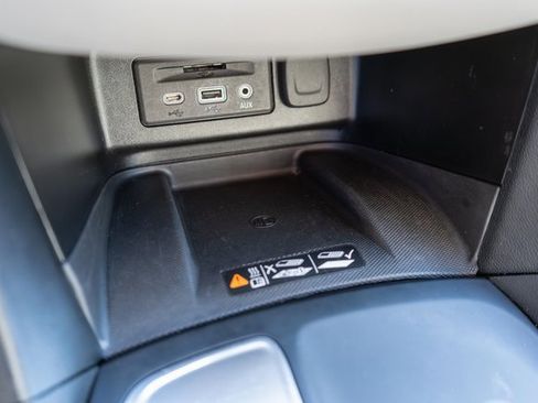 Used 2021 Chevrolet Equinox Premier image 32