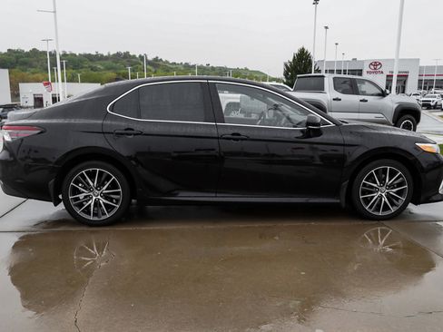 Certified 2021 Toyota Camry XLE AWD/4WD image 9