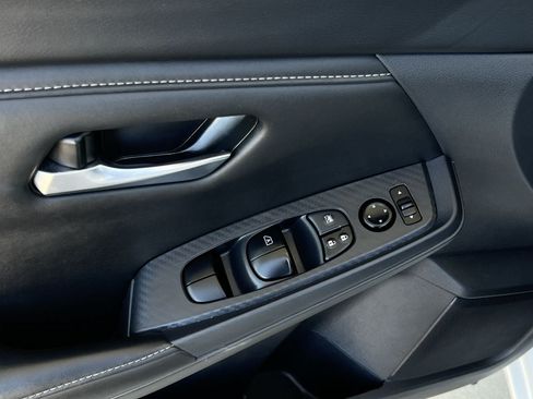 Used 2025 Nissan Sentra SV FWD image 21