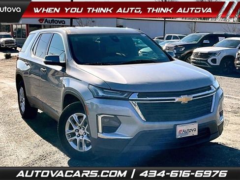 Used 2023 Chevrolet Traverse LS w/ Safety Package image 1