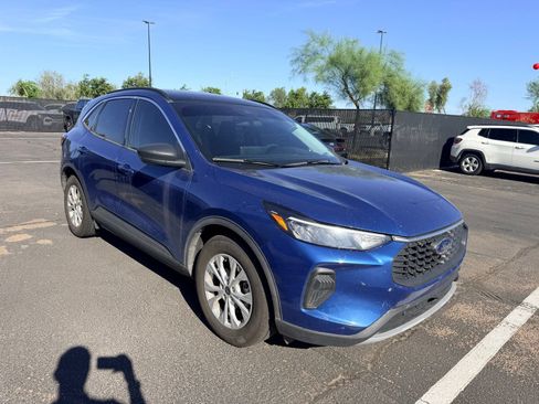 Used 2023 Ford Escape Active w/ Tech Pack #1 FWD image 4