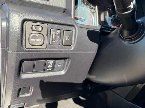 Used 2024 Toyota 4Runner TRD Off-Road Premium AWD/4WD image 29